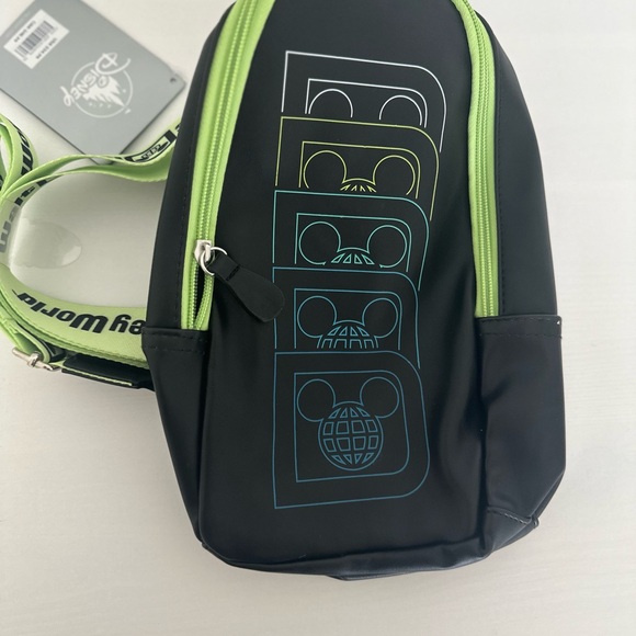 Disney World Sling bag black green NWT - Picture 4 of 4